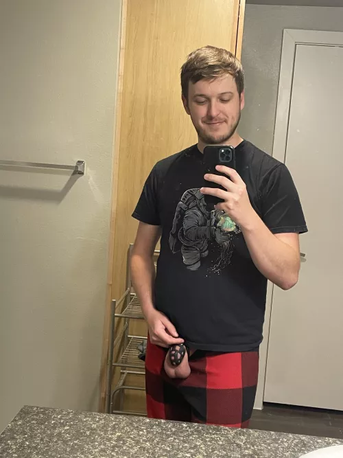 Decided to go down a size in cages before bed, how does it look?