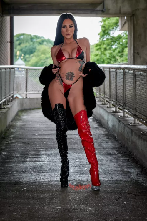 Do you like mommy's new outfit?