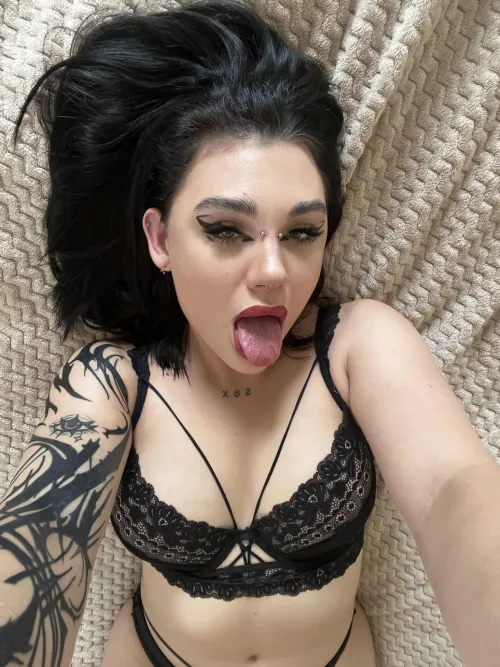 I'd like to use my tongue to please you