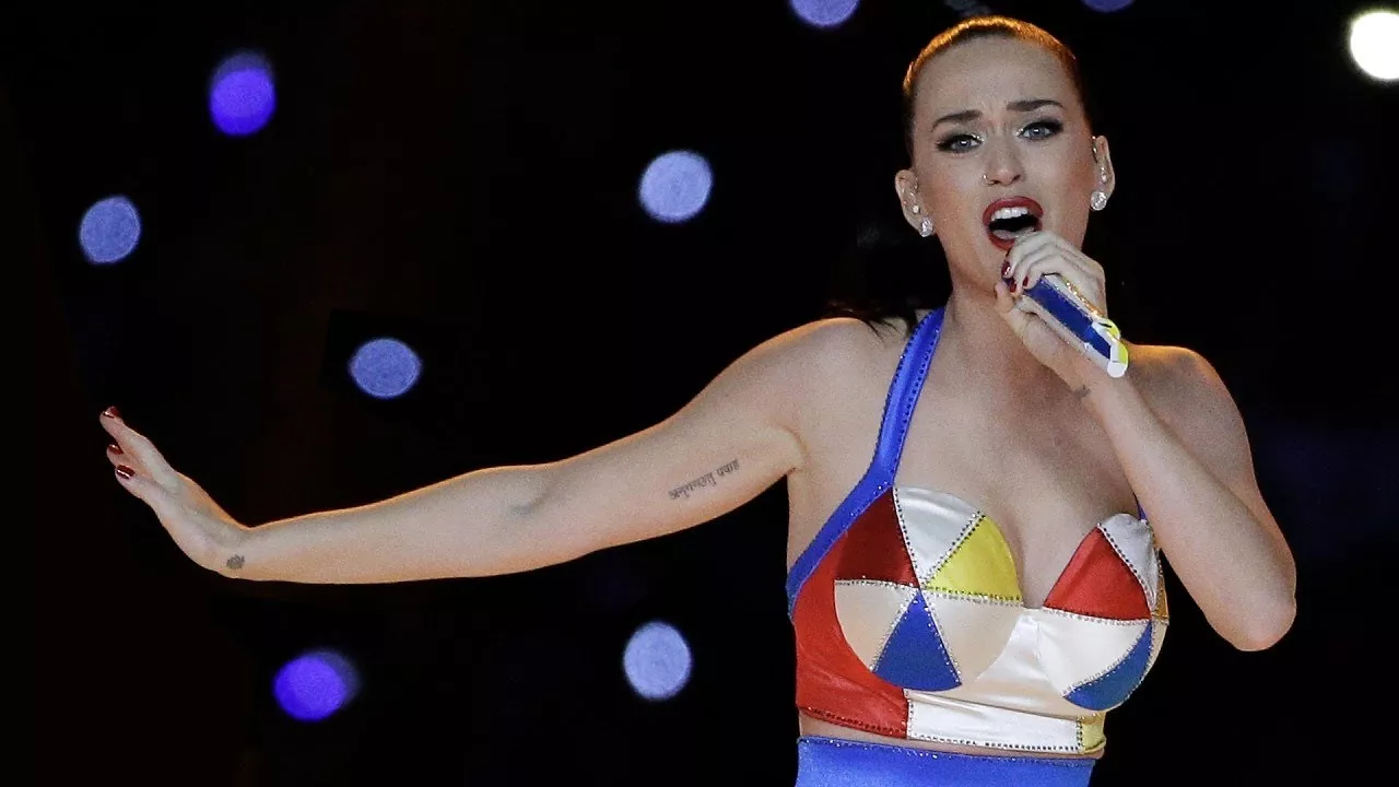 Katy Perry Is the Biggest-Titted Singer to Play the Super Bowl