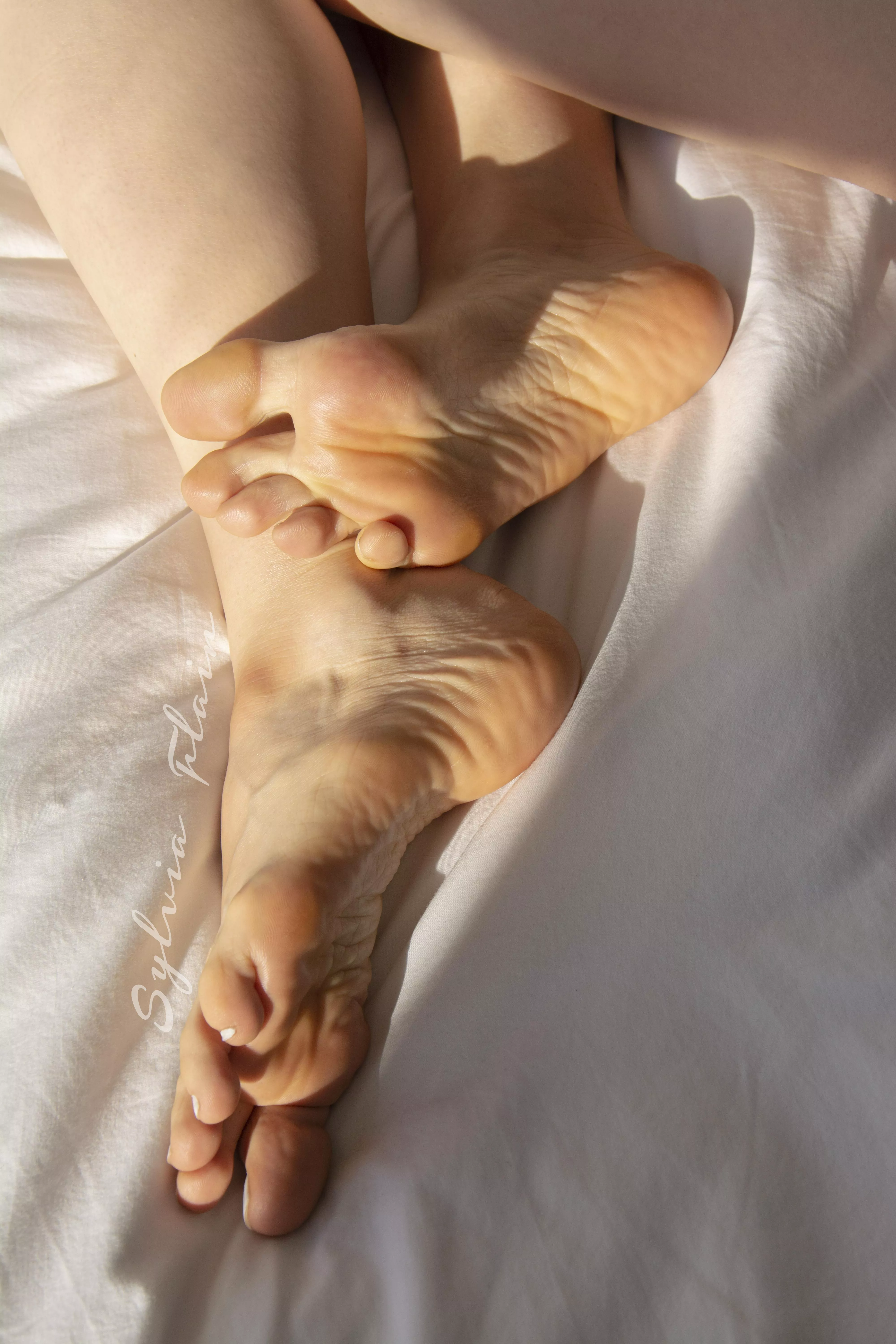 Love the sun on my soles