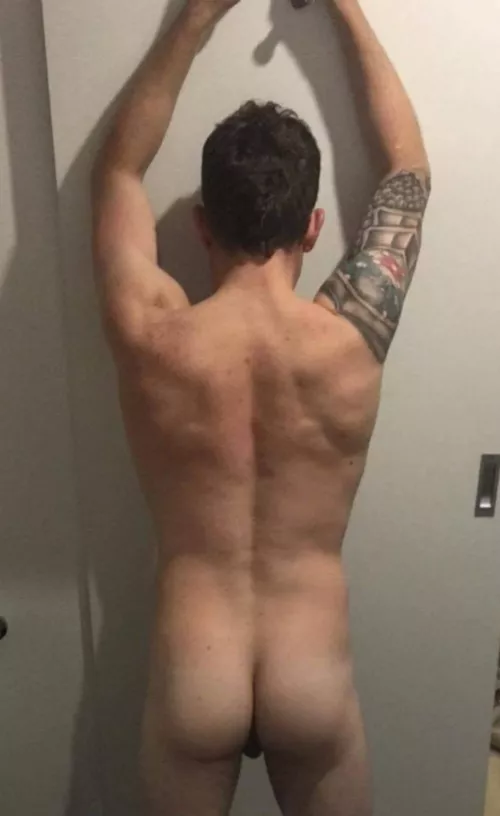 Love when I get my ass properly groped and fondled