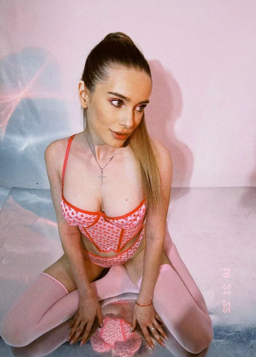 Pink colour fits my juicyness