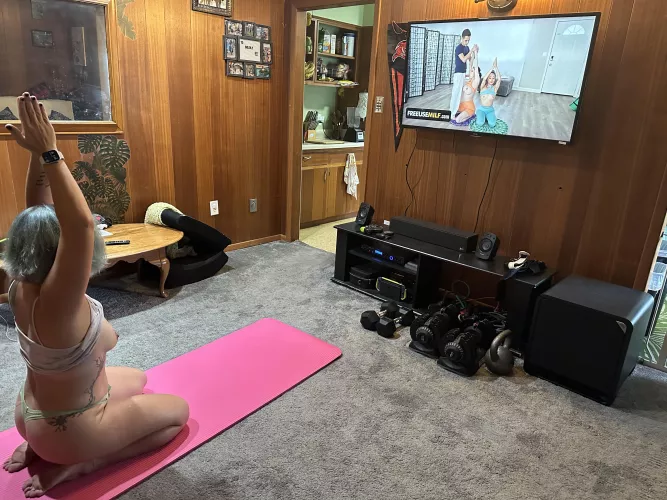 She has the best yoga videos [F]32