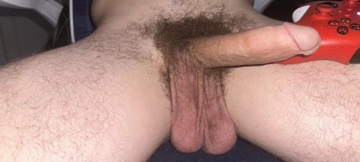 Suck me off while I game