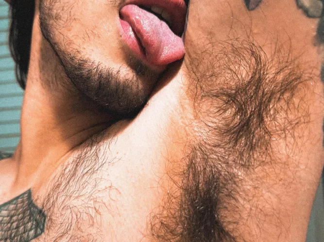 There’s a jungle on my pits 👅