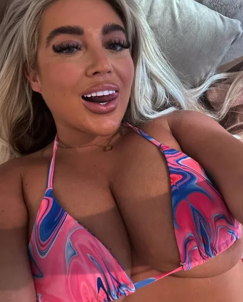 Tits or lips, which are you fucking first?