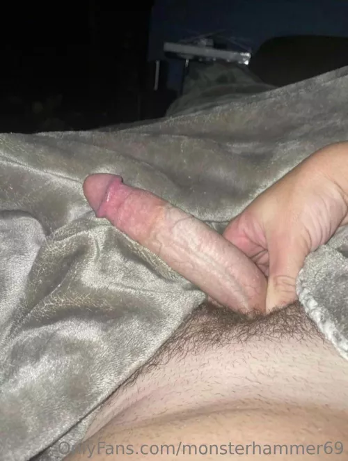 Upvote if my 8 inches is bigger. Show me if you are bigger. Add me to your collage and tag me!!!!