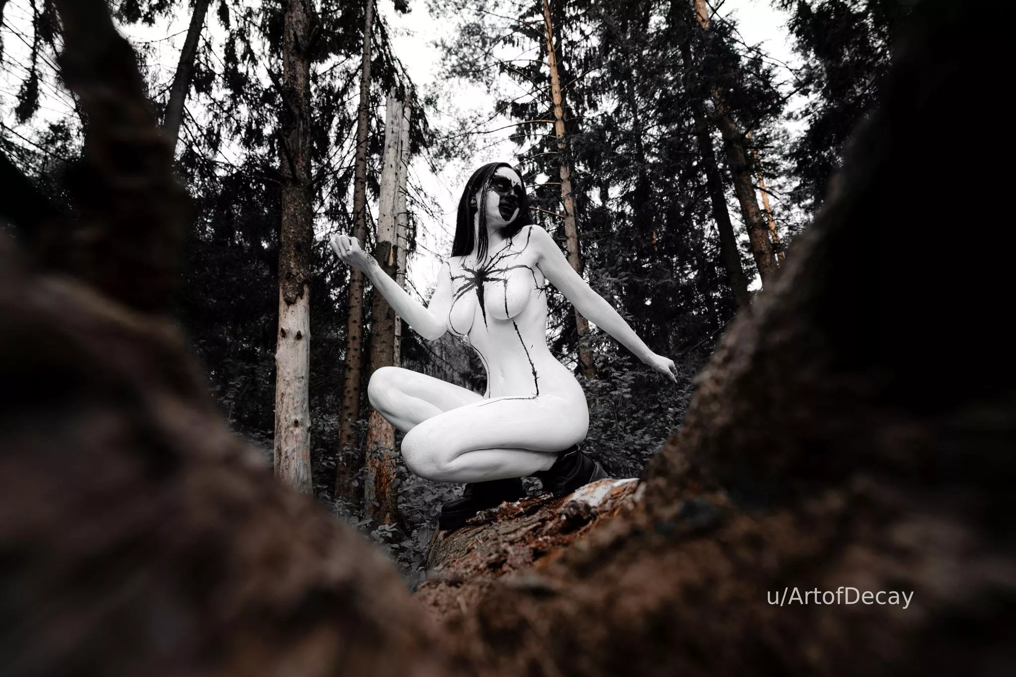 White-Venom cosplay model Kate-Zvkvt photo Roycoreroy body art Art of Decay