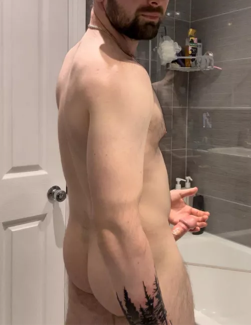 (26) I turn 27 tomorrow, where’s my present? 🍆💦