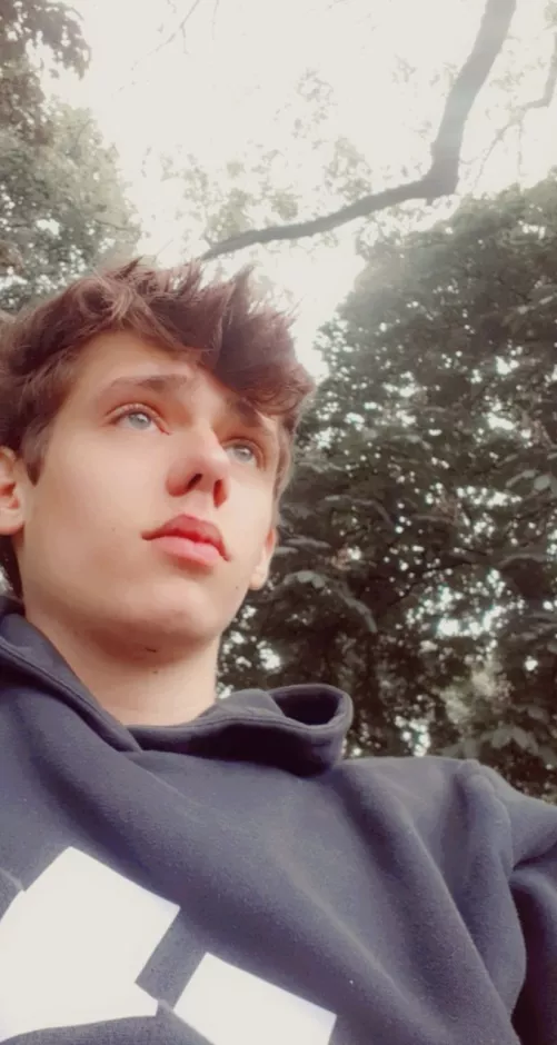 Am I Twink or something different? ✨