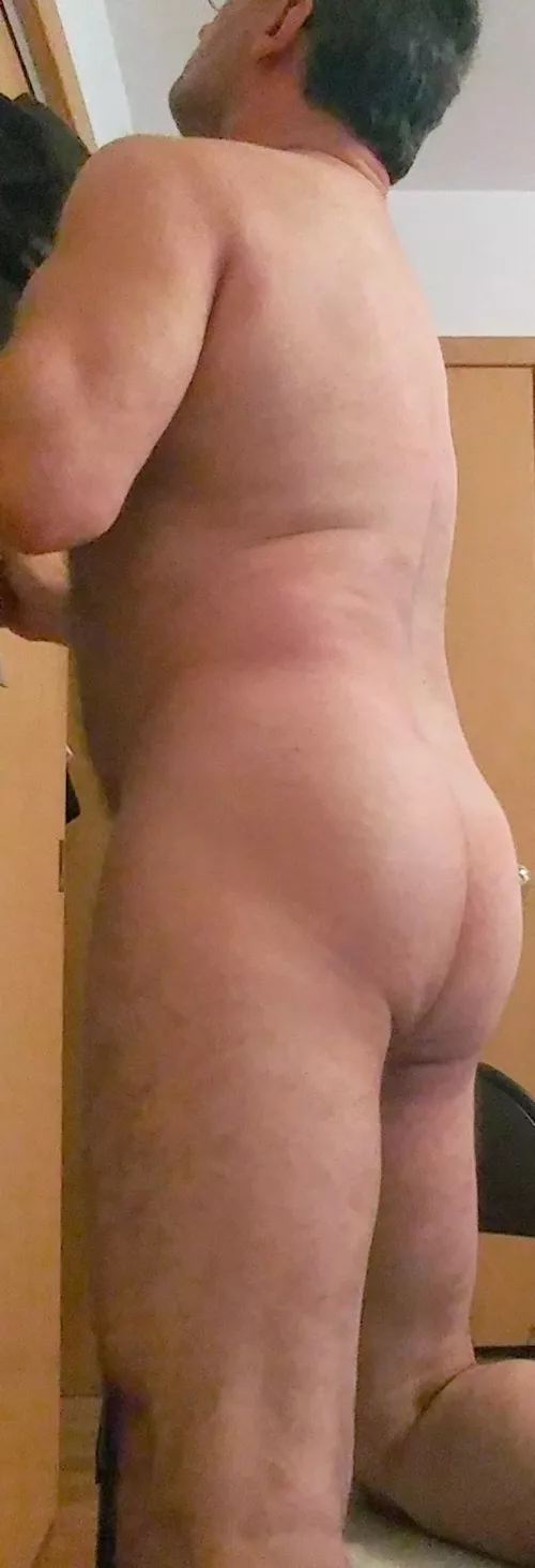 Could u help me reach for my shorts?