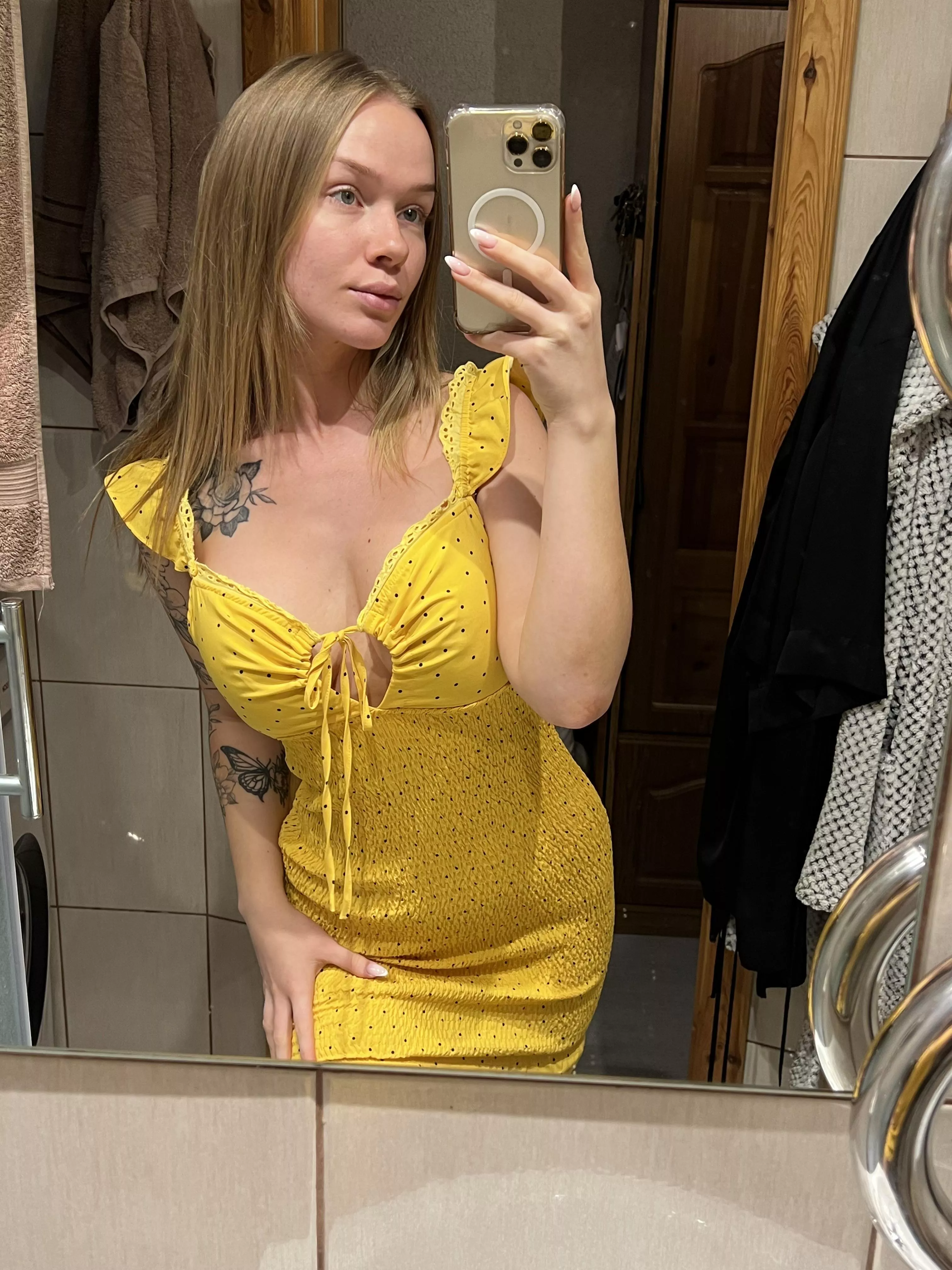 Do I look cute in this dress? 💛