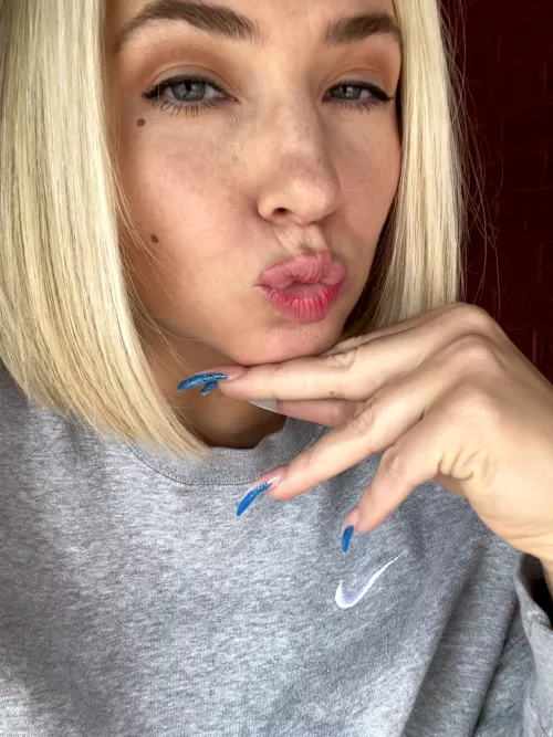 Do I look like I would be a good fucktoy?