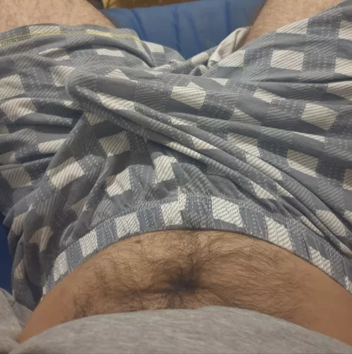 Do you like more large or tight pants to play with it?