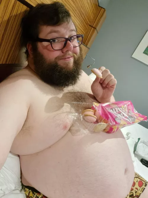 Exhausting day so relaxing by watching Star Trek and eating Coconut Creams