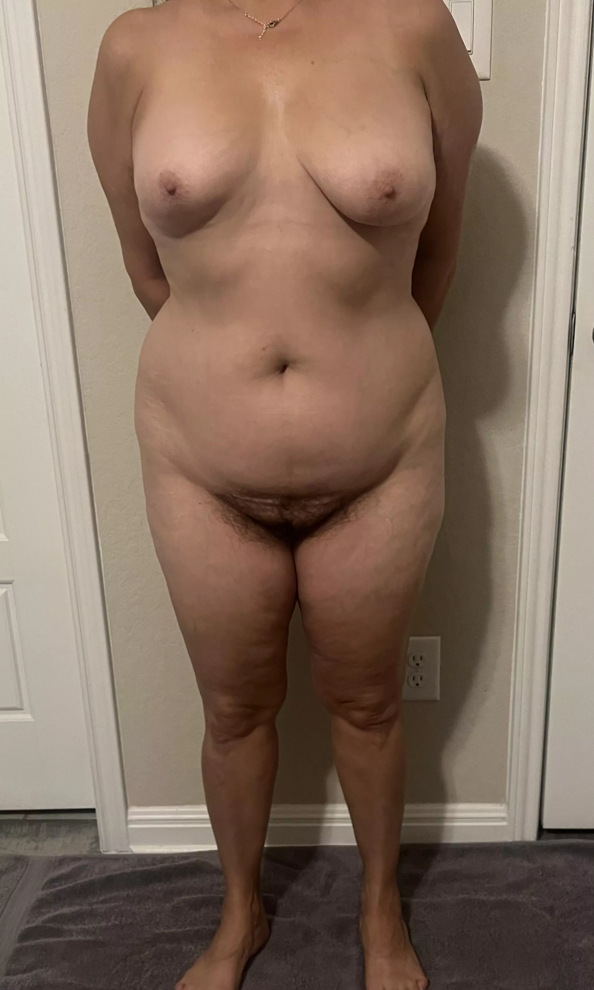 (F) 48, 147, 5’3”