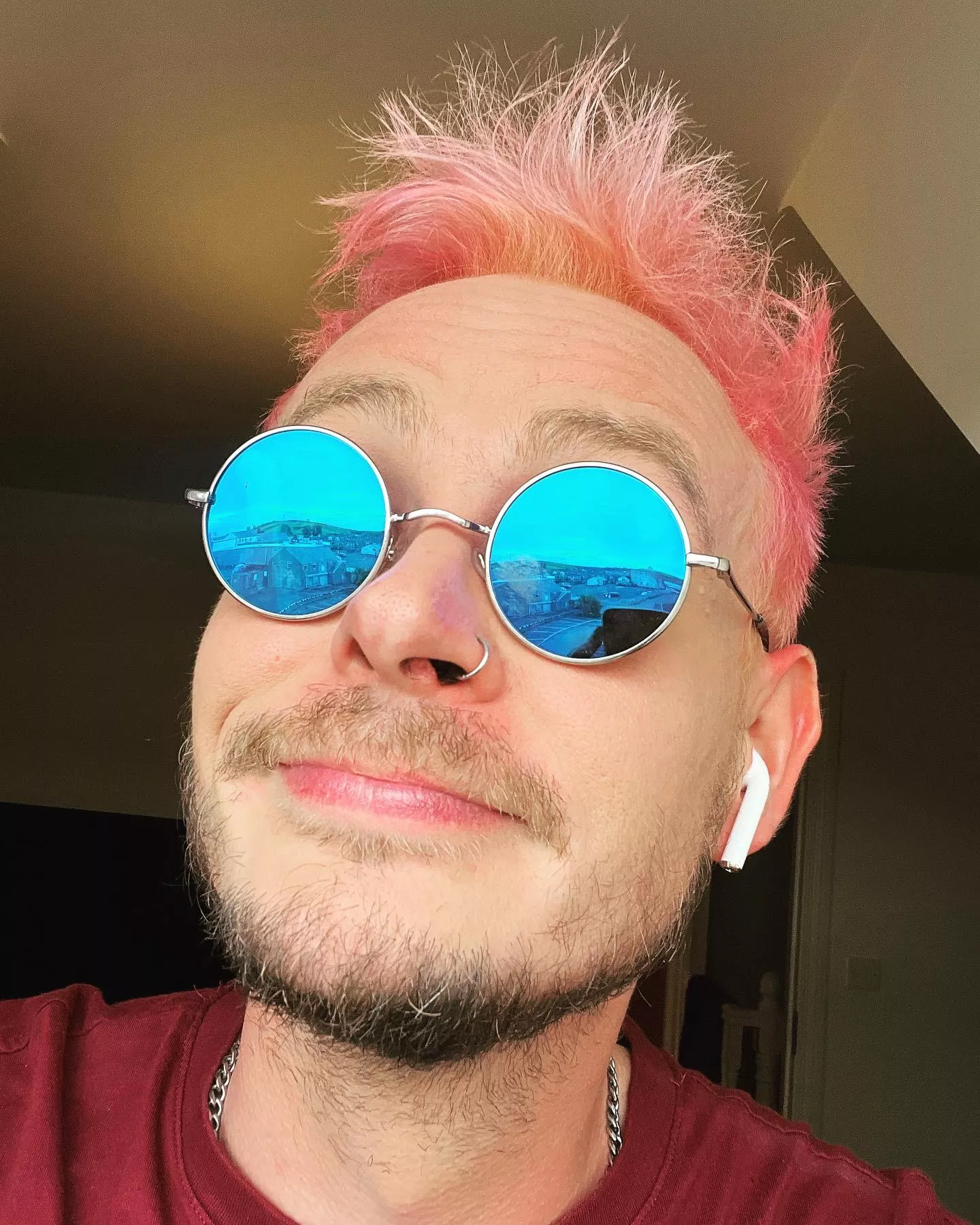 Gaymer looking friends