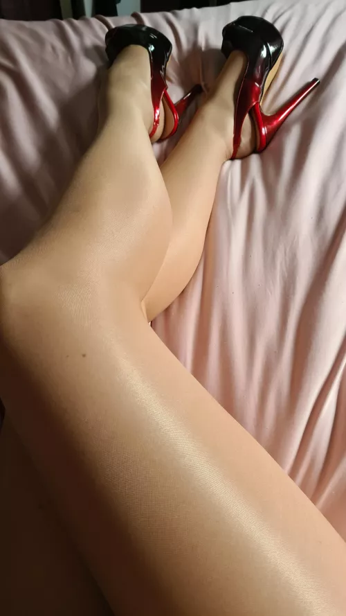 Golden hour in Wolford Neon