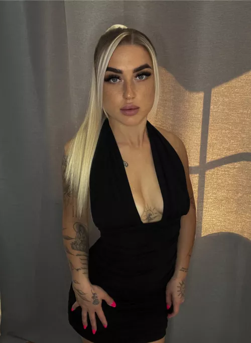 How do I look in black 🖤