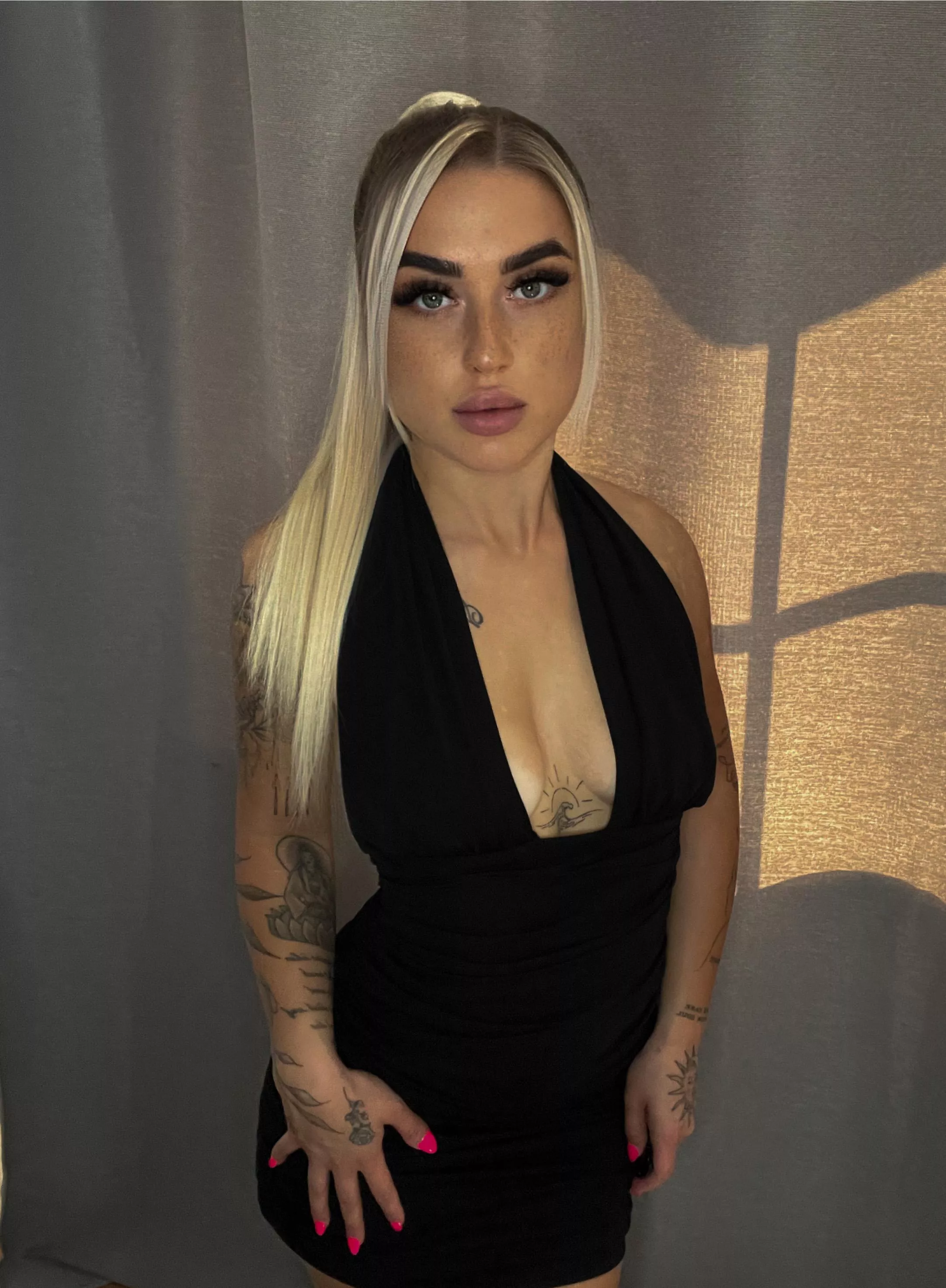 How do I look in black 🖤