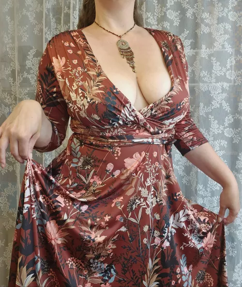 I like this dress (f)