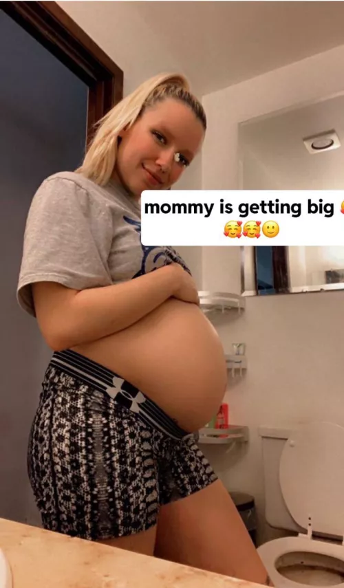 I’m so wet and horny, 😝😝❤️ and then my bump is getting so big.