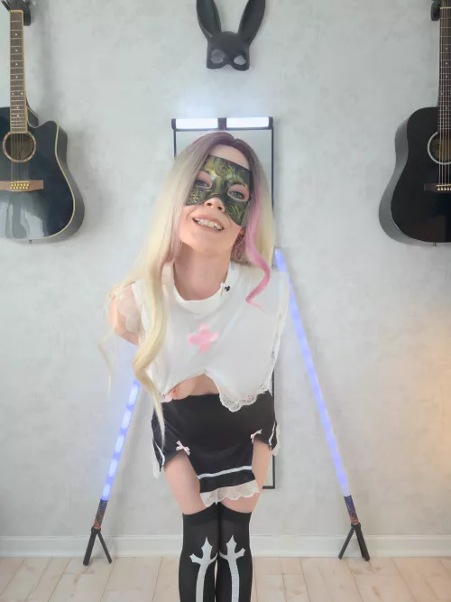 Naughty Nun Nyx happy to take your cockfession