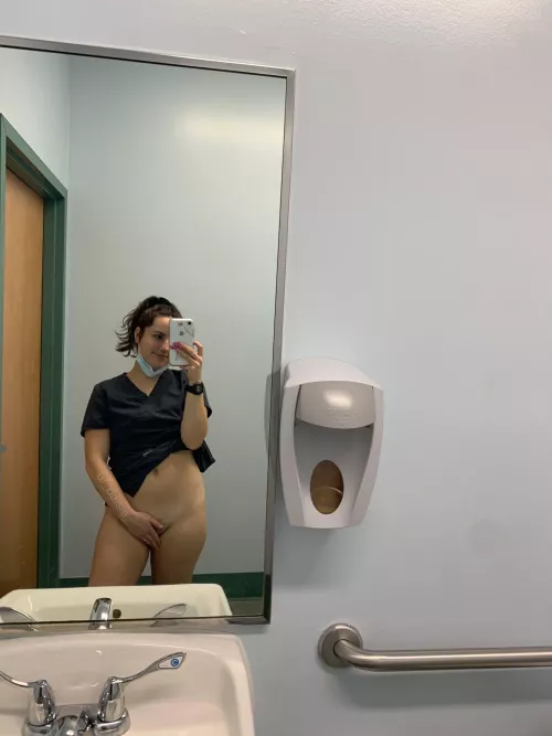 new promo at work: bring in your kitty and i’ll show you mine🐱