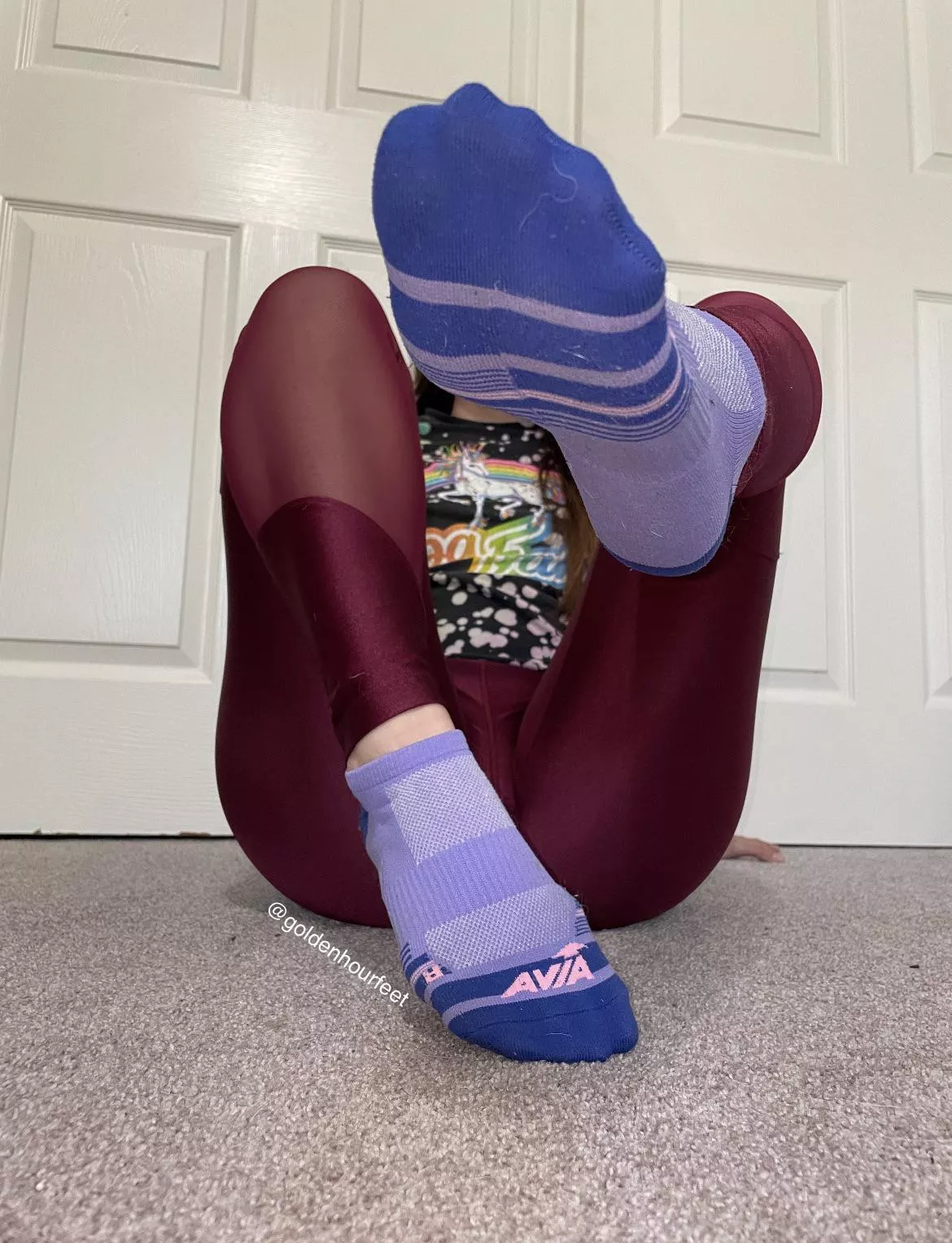 [selling] my smelly Avia socks😈