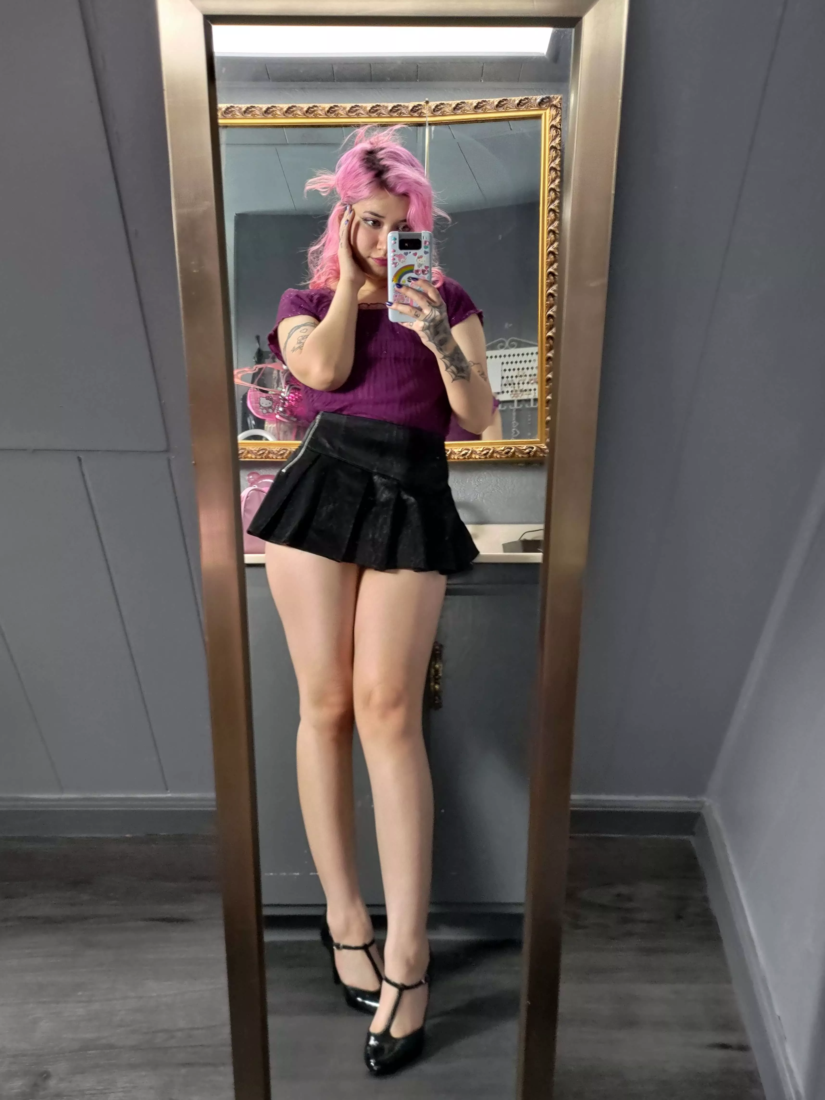 Who needs a shopping buddy? 💖