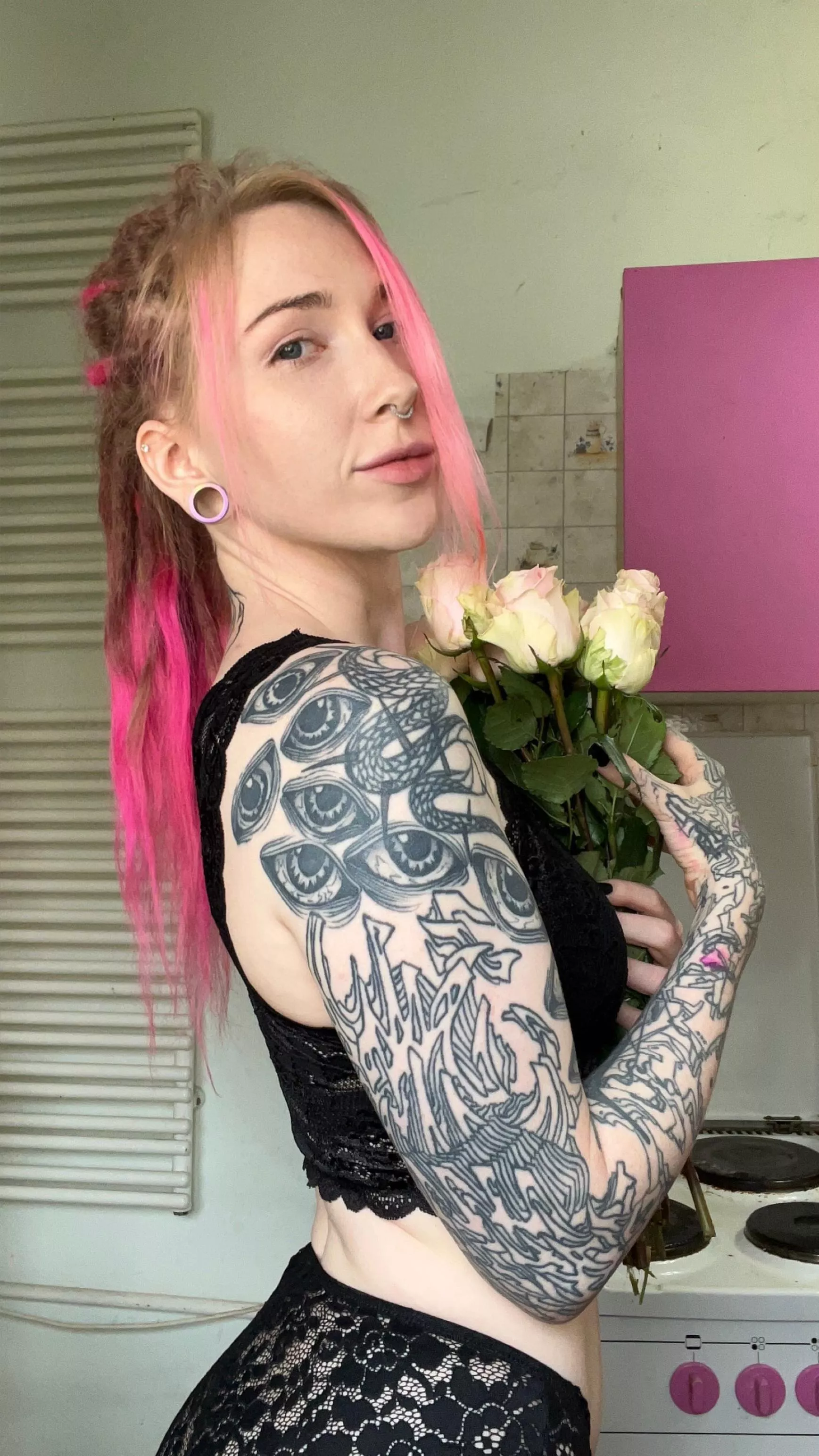 would u jerk off to my nudes if i send you some ?