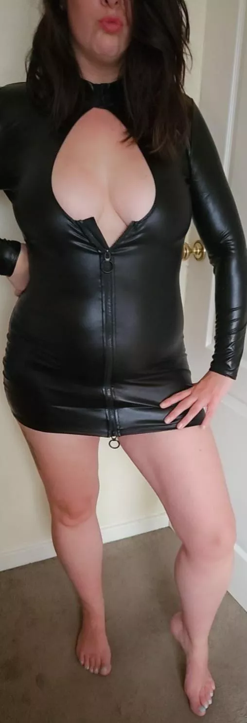 Would you cum and be silly with me ;) xxx