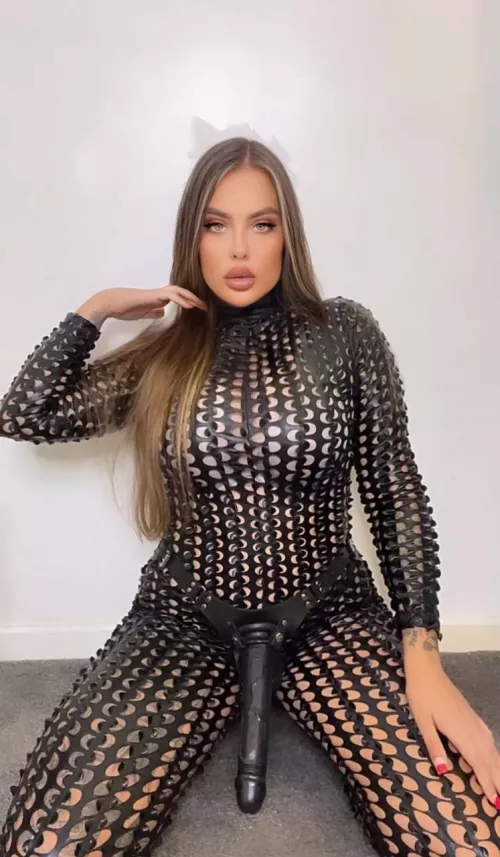 Your mistress gona show you what a real man is scum