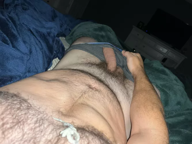 30 m looking for hung older guys or twinks. Doe8033