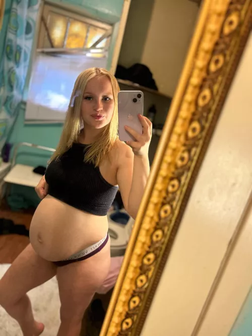 Can I send you my pregnant nudes?😊