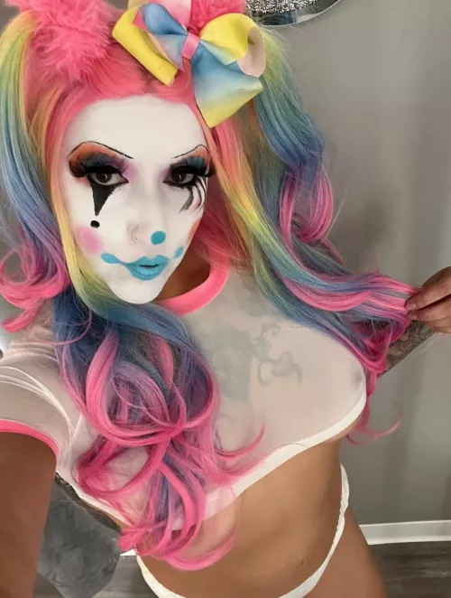 Can little clown girls w neon hair post here? 🌈🎈