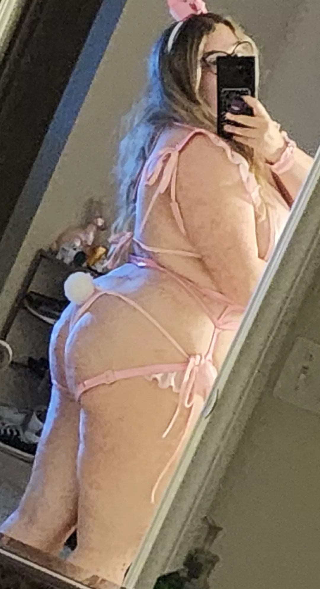 Hew here! Hi~ 🐰 The back of this costume is so so cute. Bunny Butt 🐇