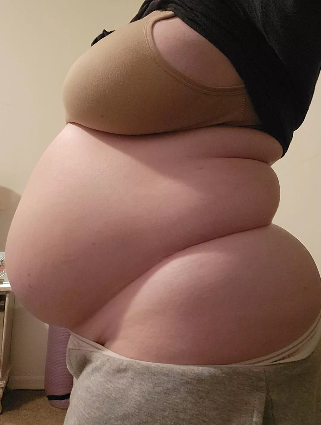 I HARDLY FIT IN THE ENTIRE FRAME NOW (need longer arms)