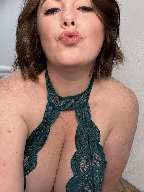 I need a kiss for every freckle I have 😘