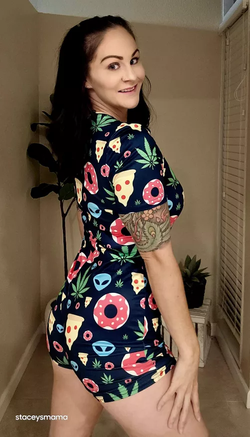 Is this outfit too young for this [F35] mom of two?