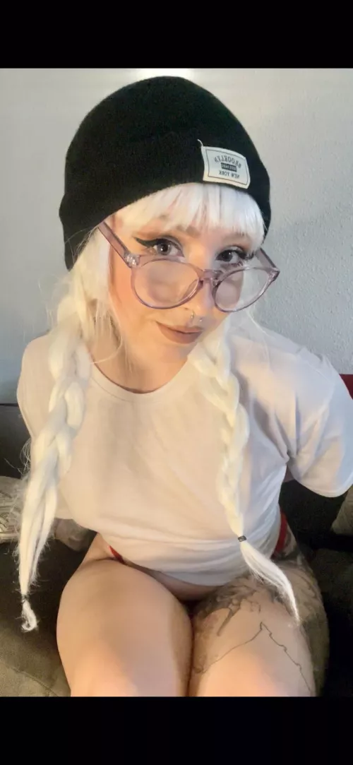 Sometimes I love to show my eyes from under the glasses 🤓