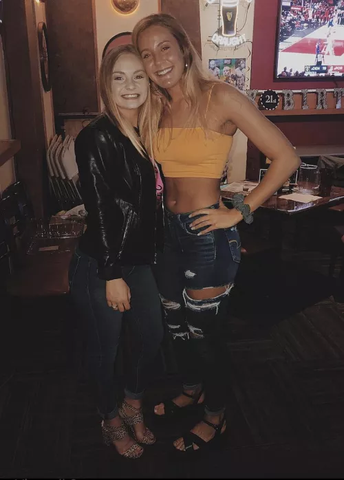 Throwing them in her chest 😍