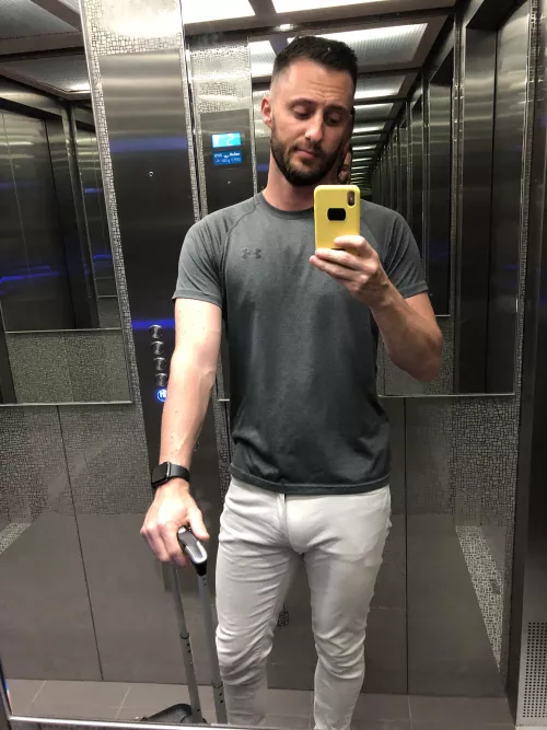 Travel bulge [30’s]