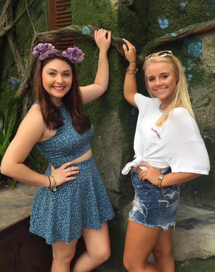 Two hot best friends! 😍 Which one are you fucking all night long? [2]