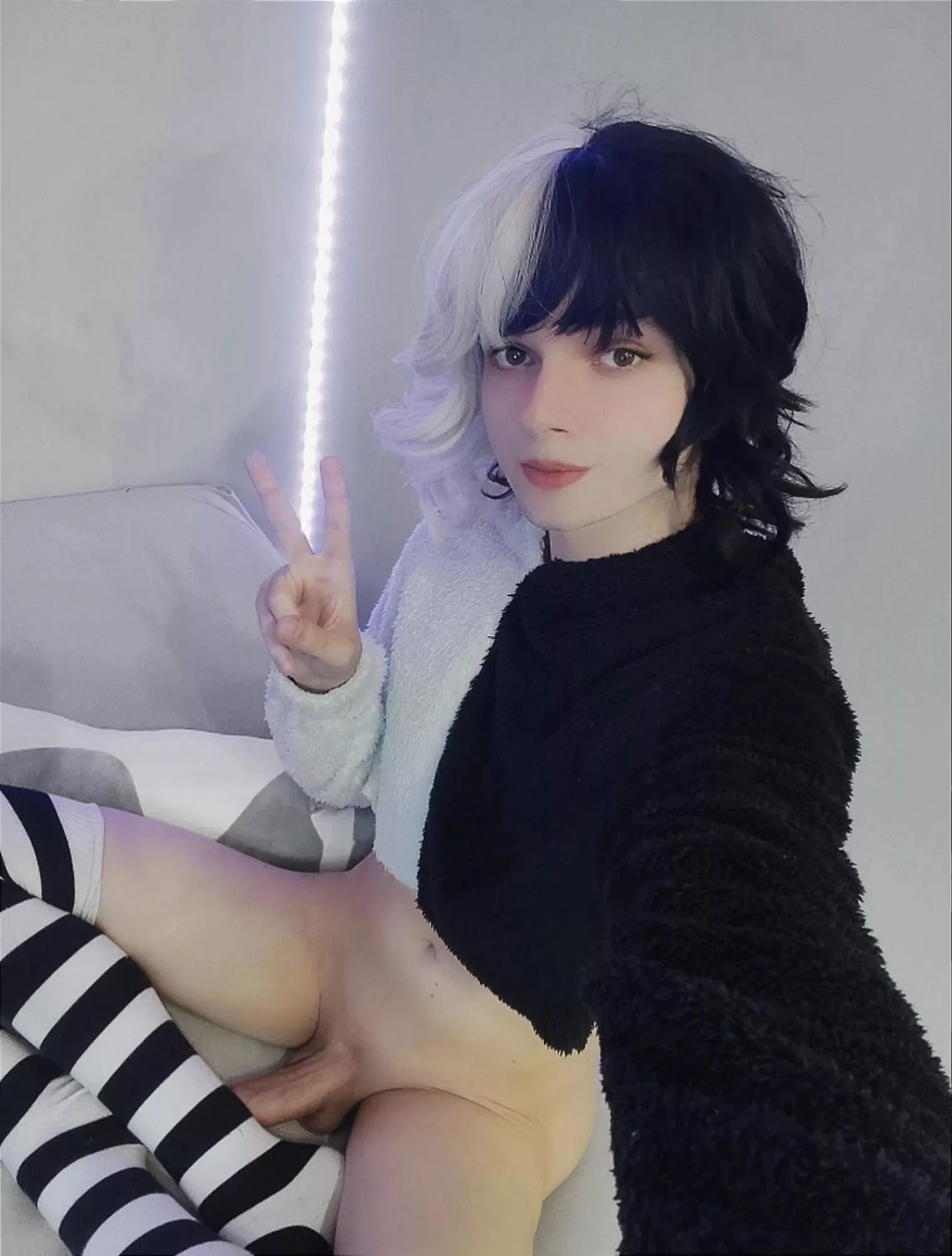 Would u let me suck your cock? 🥺