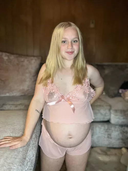 Would you fuck my pregnant body😉