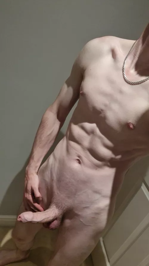 24 Got to really try and flex them muscles 💪😜