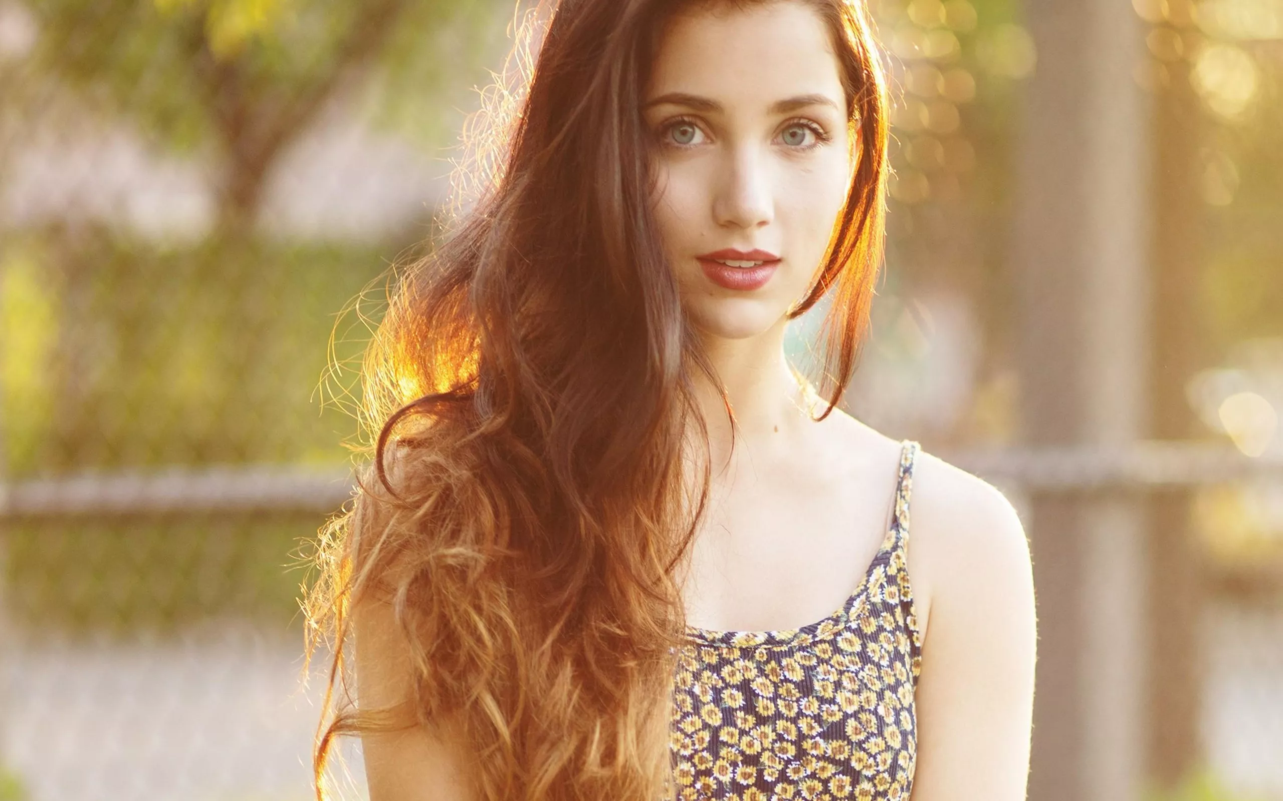 As promised, my 33 picture album of Emily Rudd. Enjoy!