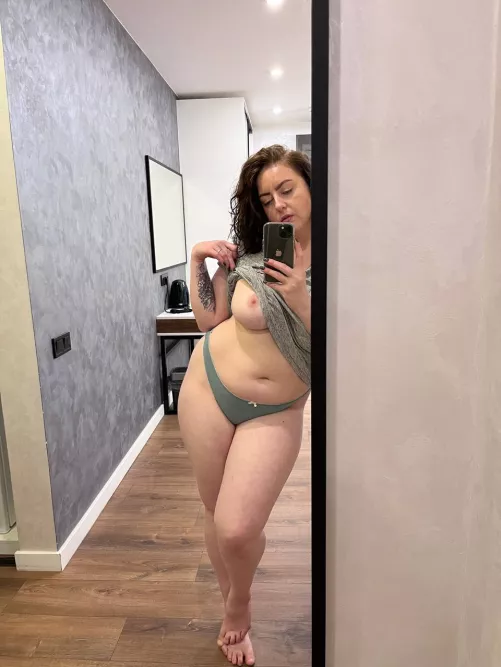 Do you guys still enjoy big natural mombods?